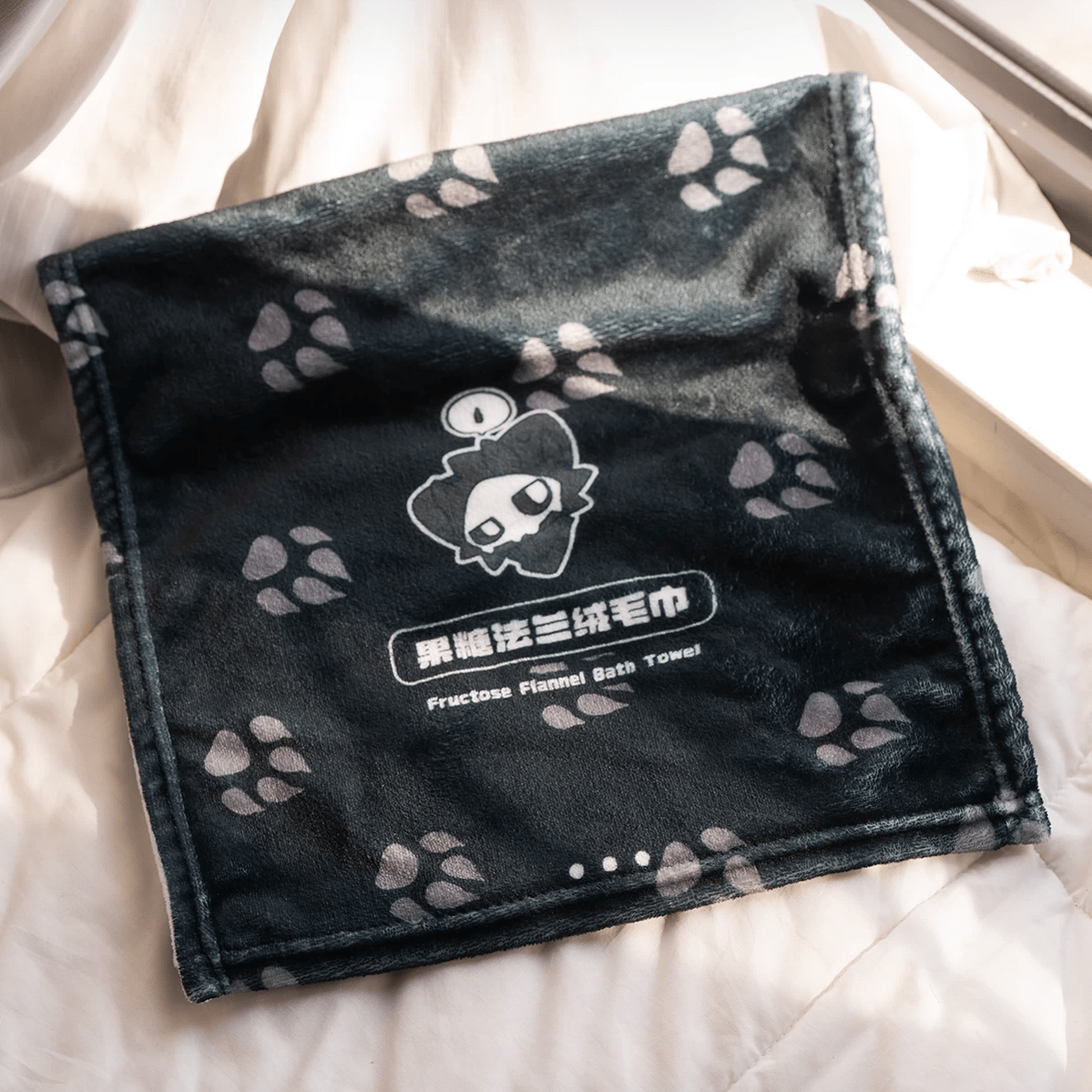 Changed Puro Flannel Towel, Black & White - TOY-ACC-991E03 - Fructose Variety Shop - 42shops
