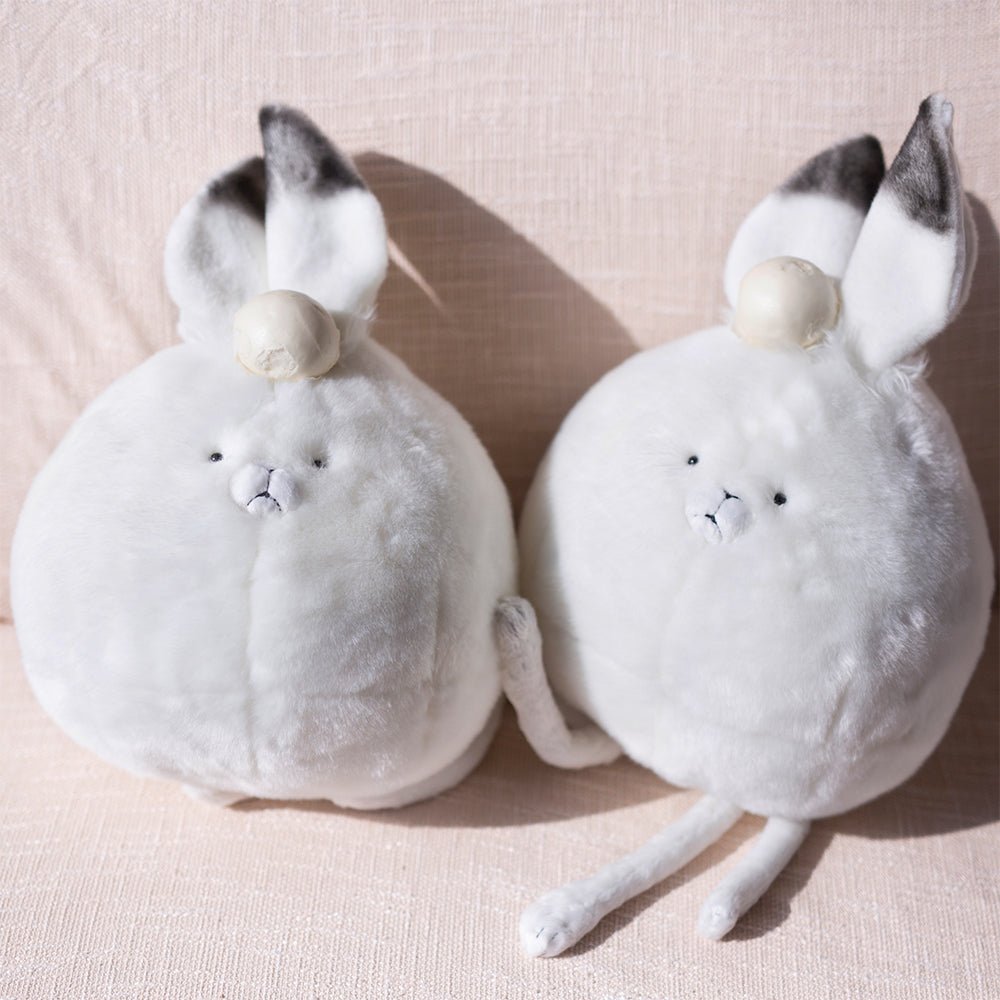 Grab Your Unique Amuse Gray & White Bunny Plush - Jellybeet