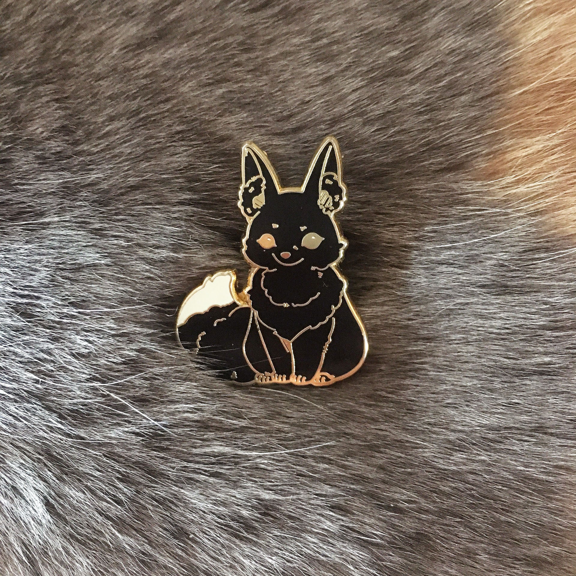 Fox Couple Metal Badge Brooch Furry Merchandise 7216:418457